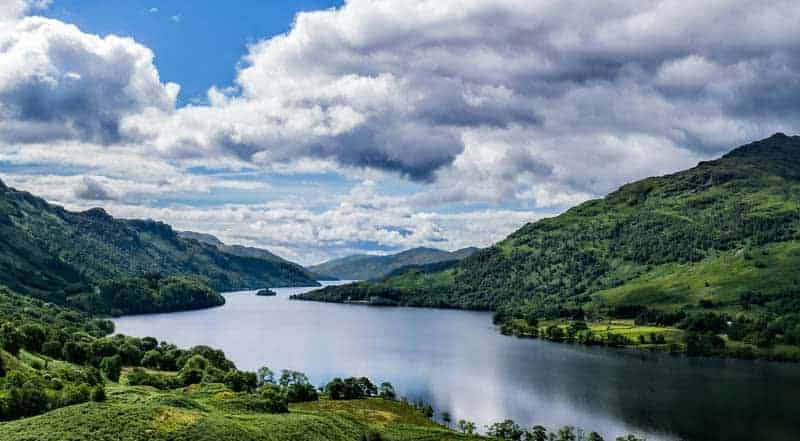 Day tours from Glasgow - Loch Lomond on a sunny day